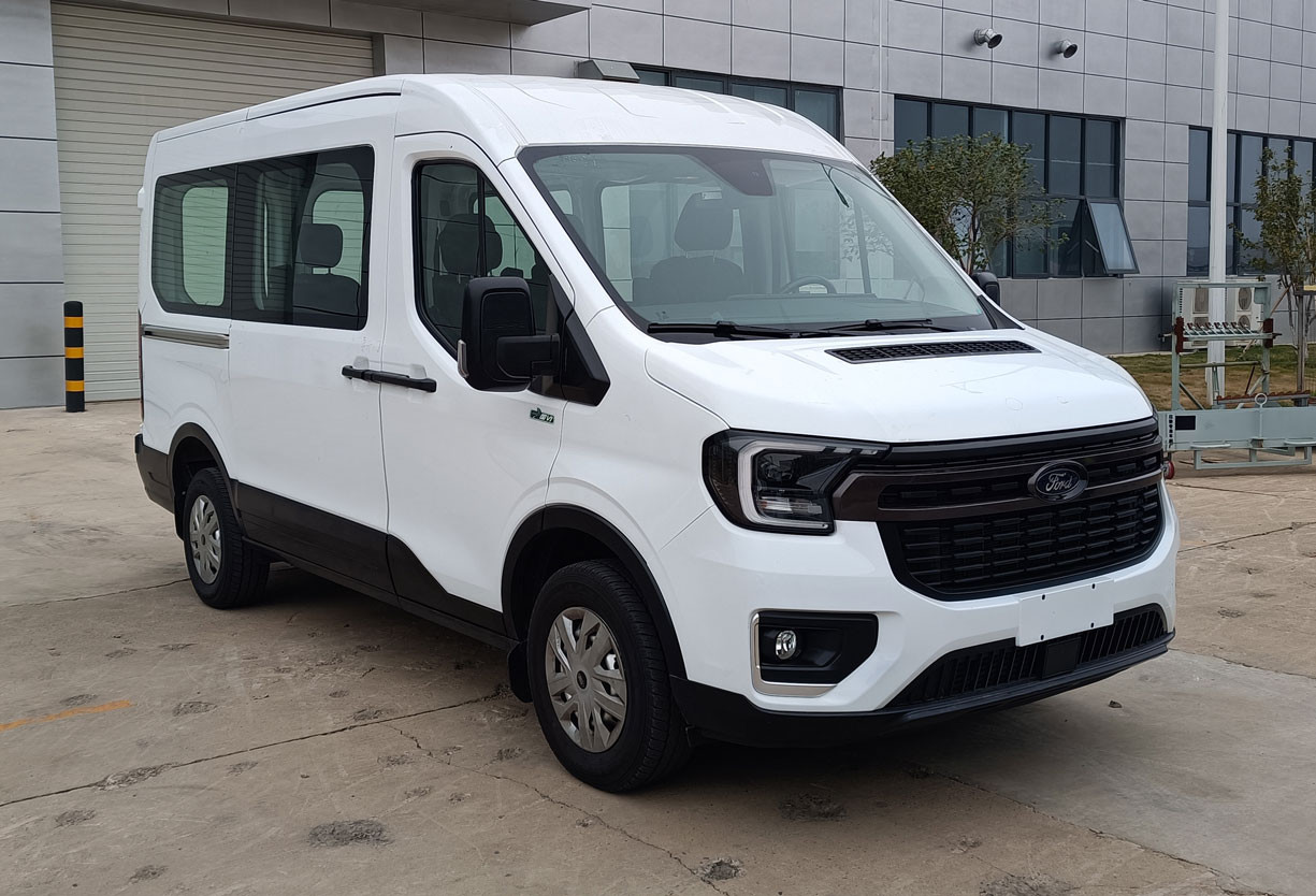 6 Seater - 9 Seater Minibus Vehicle Diesel 4x2 Drive Luxury Minibus