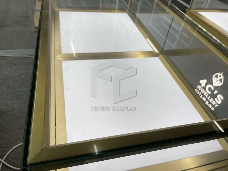 Tempered Glass 10mm Thick Jewelry Shop Furniture Glass Jewelry Display Case With Lock ODM