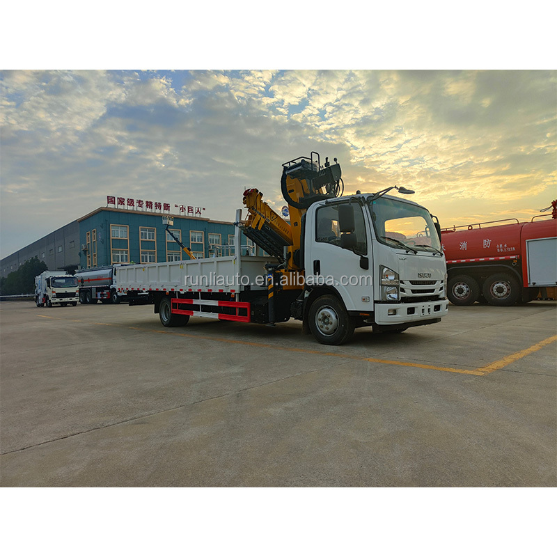 Japan 2 Tons 3.2 Tons SQZ32 SQZ38 Folding Arm Cargo Mounted Crane ISUZU 4x2 ELF Crane Truck Mounted