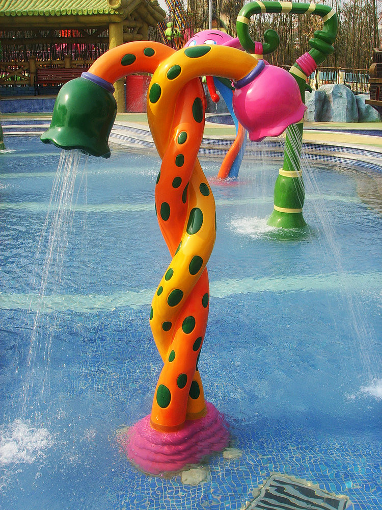 Water Spray Park Equipment with water pumping machine in fun waterparks