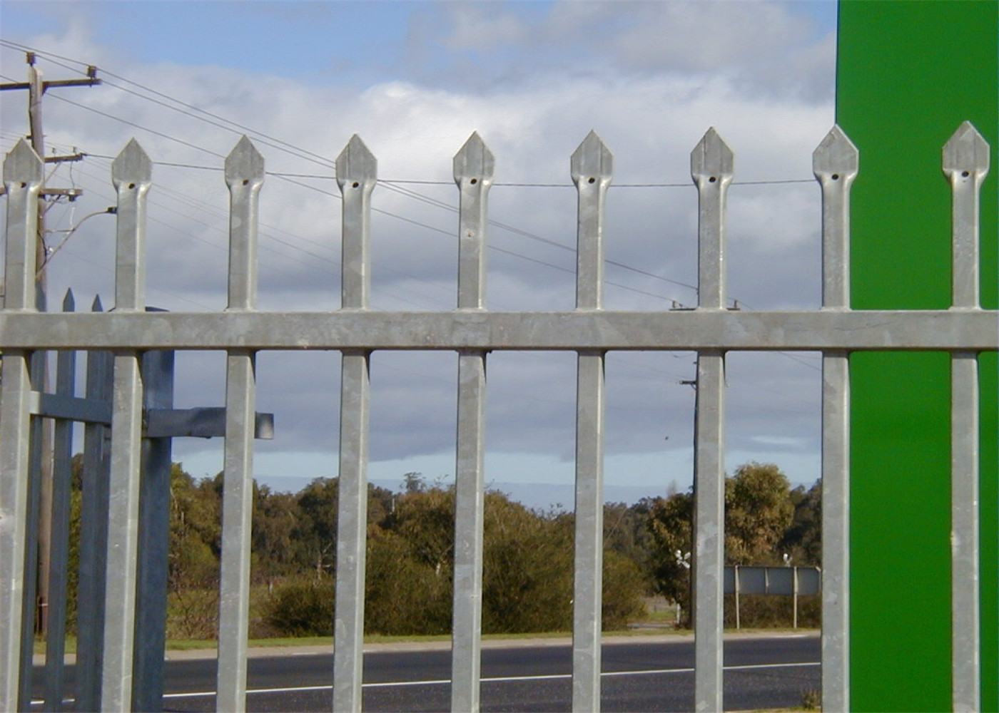 Stain Black Garrison Security Fencing Panels Australia Sydney Standard 2100mmx2400mm Width Rail 40mm /45mm Crimped Spear