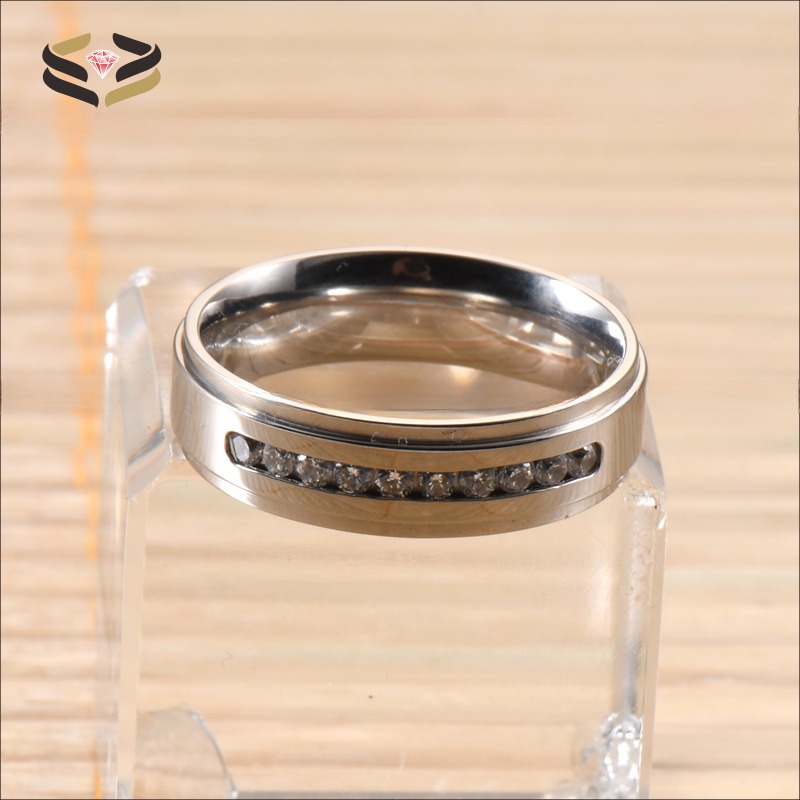 Main Stone Rhinestone Titanium Wedding Ring 6MM Silver CZ Stone Inlayed