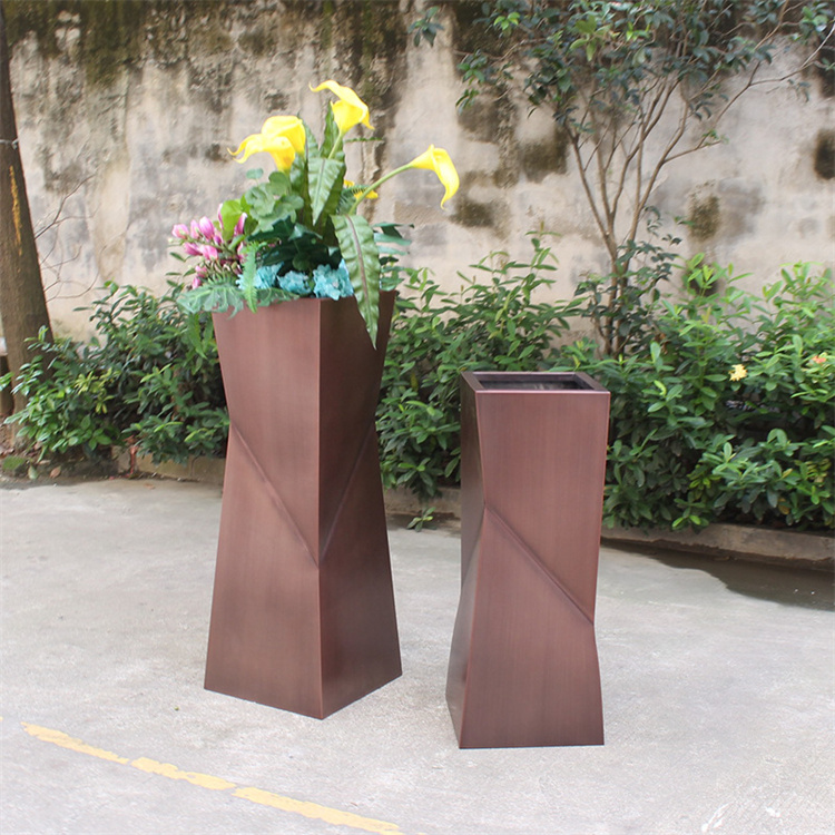 Outdoor flower planters standing metal cylinder flower pot