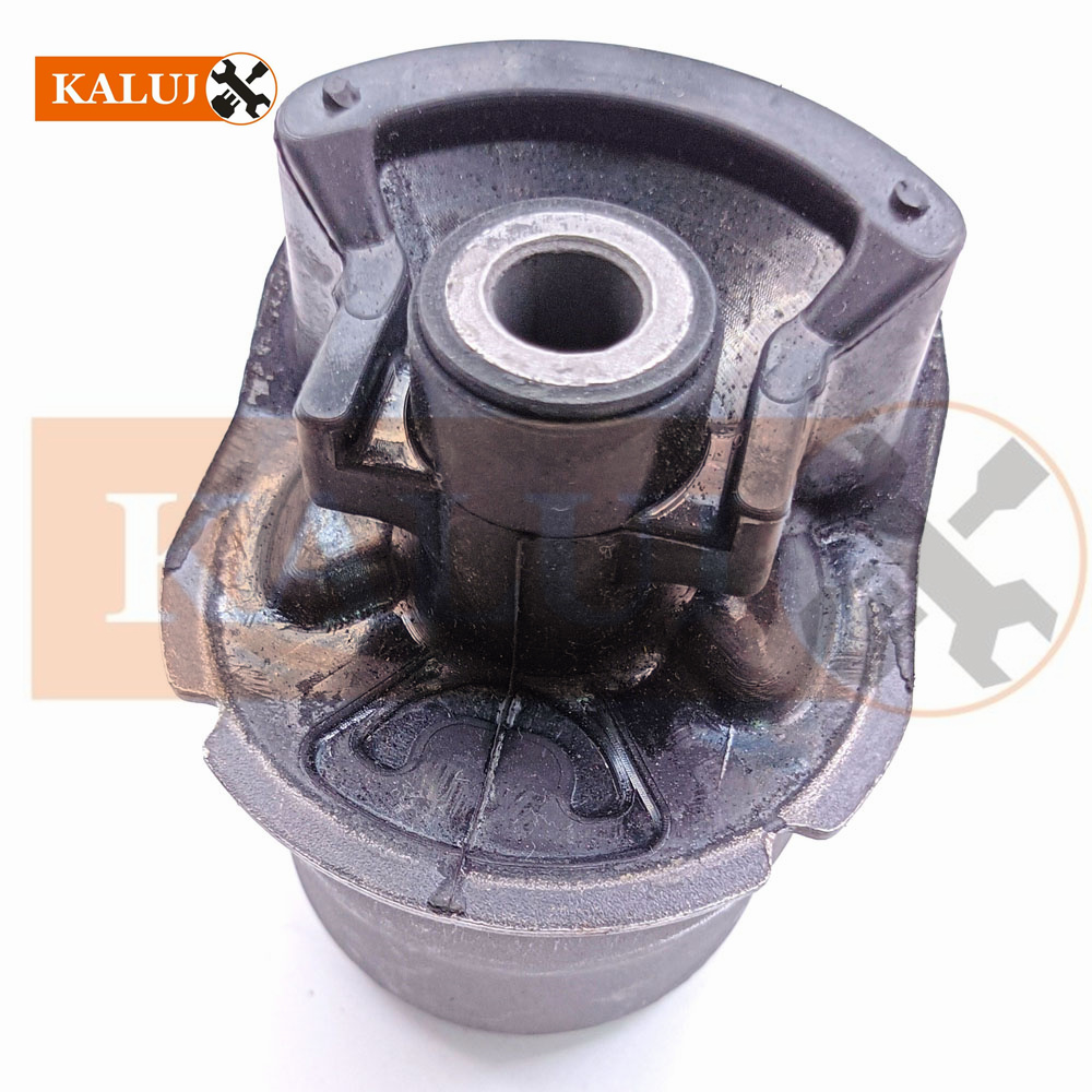 48725-02240 48725-02230 Rear Suspension Bushing Toyota Corolla Matrix