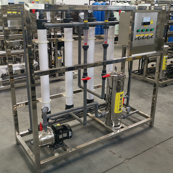 2000LPH Industrial Water Ultrafiltration System Reliable Operation 380V 1.5Kw