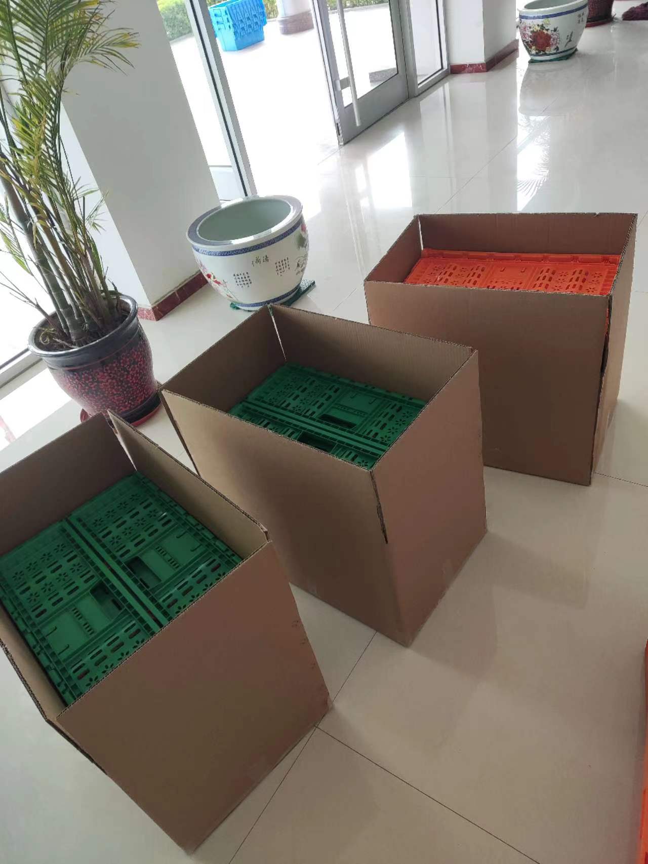 Versatile Stackable Crates for Agriculture Harvest Plastic Mesh Basket Storage Nest