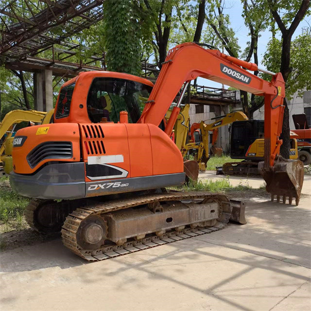8 Ton Ready Used Excavator For Work And Experienced Used Korea Imported Doosan DX 75