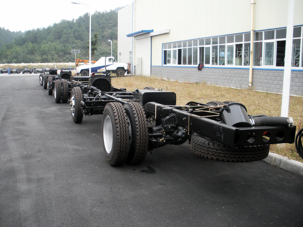 Euro3 Dongfeng EQ6710KSAC1 Bus Chassis,Dongfeng Coach Bus Chassis,Dongfeng City Bus Chassis