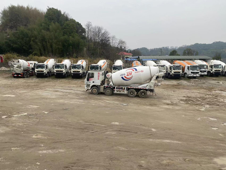 2019 Used 10 m3 Sinotruck Howo Concrete Mixer Tank Truck