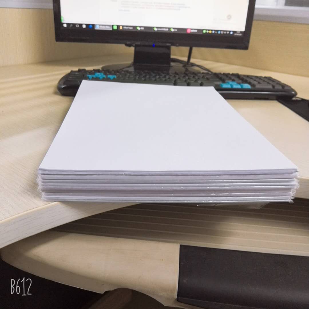 Free Sample Office White Woodfree Offset Paper Jumbo Roll for Custom Orders