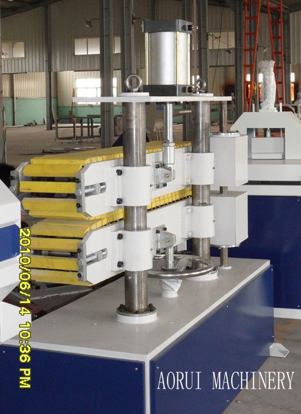 PE Plastic Pipe Extrusion Line Carbon Spiral Reinforcing Single Screw Extruder