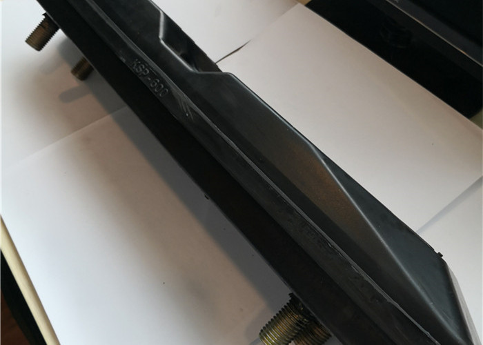600mm Length Bolt On Excavator Black Rubber Pads For Kobelco E255