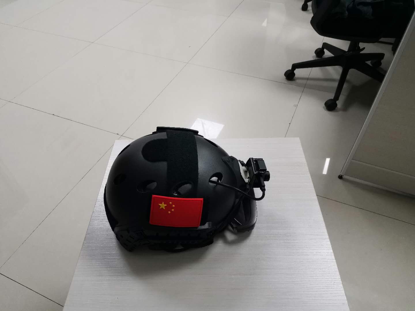 Unaware And Contactless Rapid Screening Smart Helmet