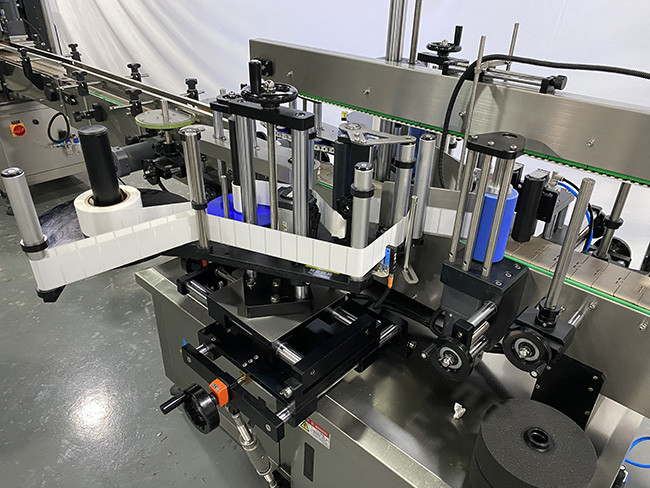 Adhesive Sticker Bottle Labeling Machine 3000W Antirust Stainless Steel