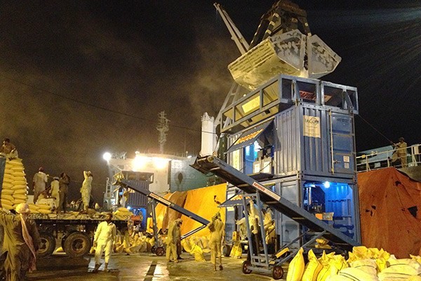 Containerised Mobile Bagging Machine For Dock Fertilizer Moveable