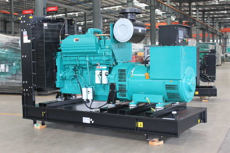 500kw 900A 3 Phase Cummins Diesel Generator Set KTA19-G8A