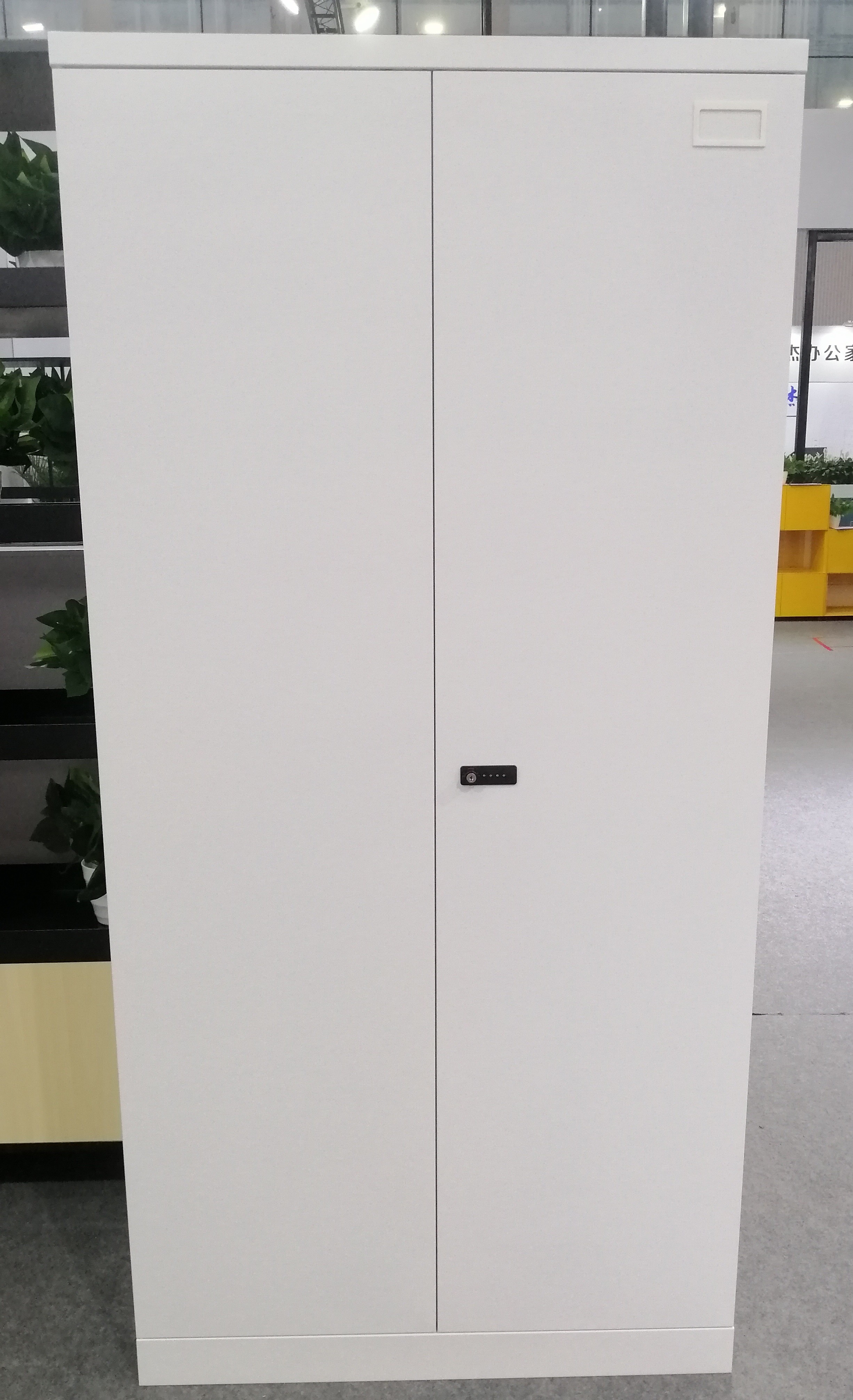 Flush Door Steel Office Cupboard Swing Door Cupboard With 4 Adjustable Shelf