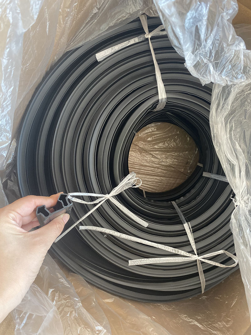 Aluminum Wooden Door Seal Strip with Silicone TPE PVC Material and ISO9001 Certificate