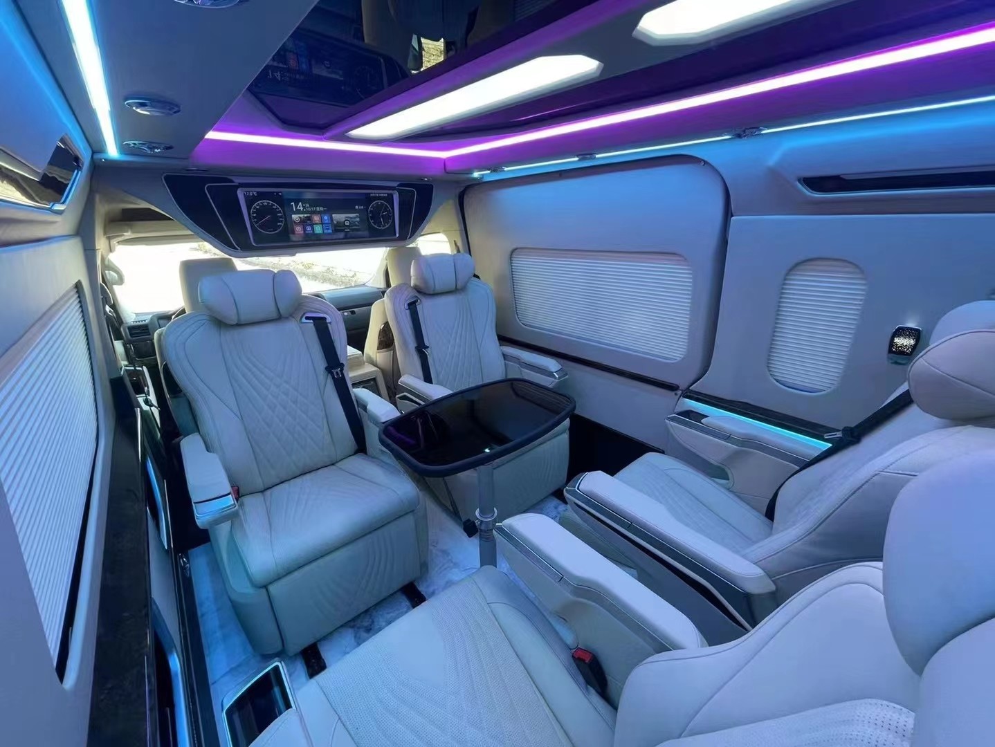 9 Seats Gasoline Toyota Hiace With Luxury Seat New Arrived Mini Bus