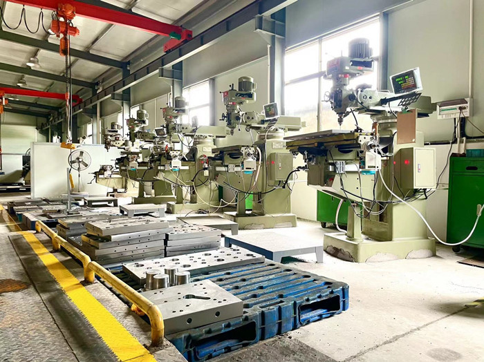S136 Steel Automotive Plastic Injection Molding Single Cavity