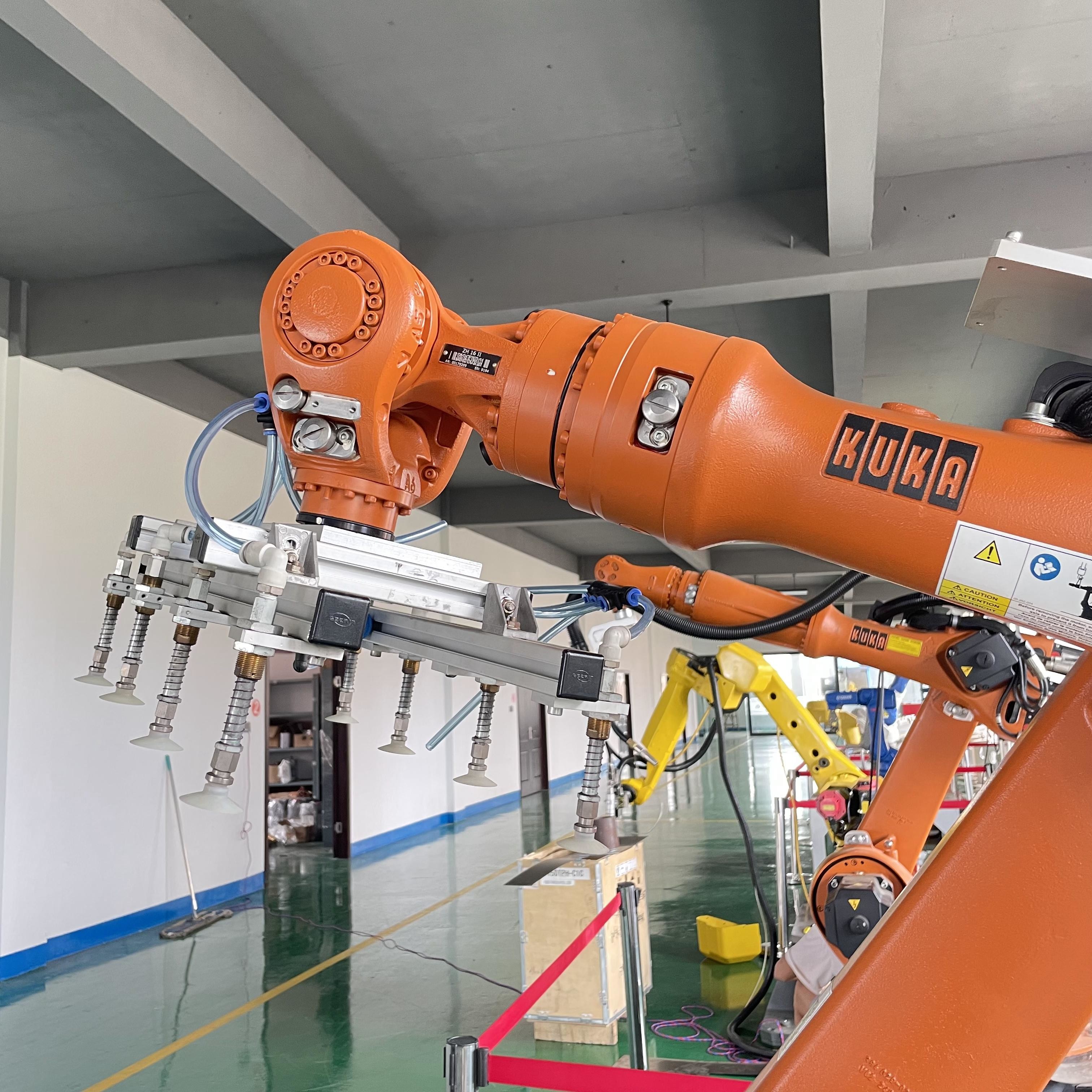 KUKA Kr16 Arc Welding Robot With XP Controller Loading And Unloading Of Parts Handling Of Parts Industrial Robot Arm