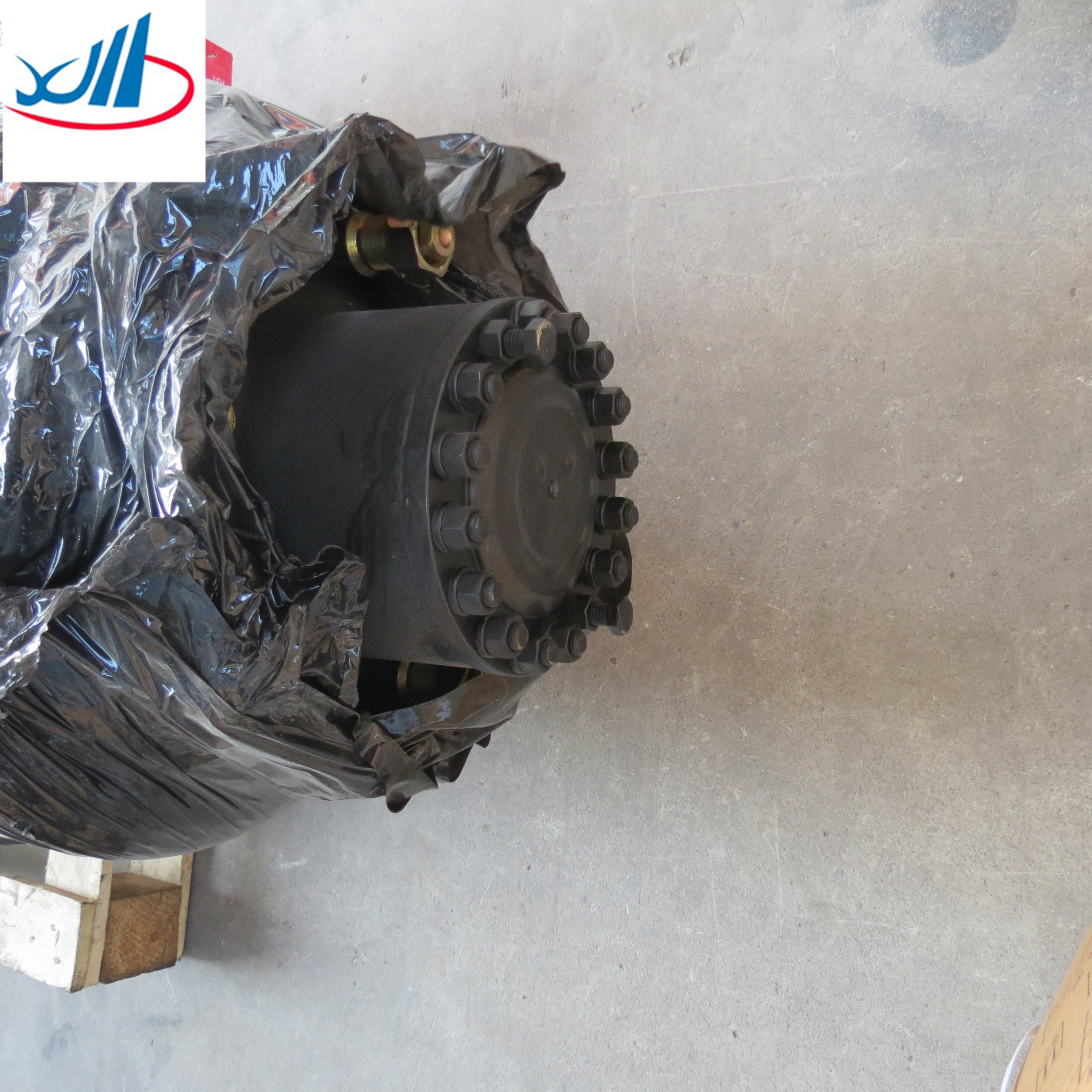 Iron Material Shacman Spare Parts Rear Axle Assembly 2401B-00005