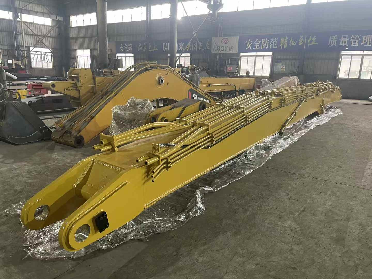 CAT349 22m Q355B Excavator Pile Driving Arm Size Arm Opening Angle About 160 °