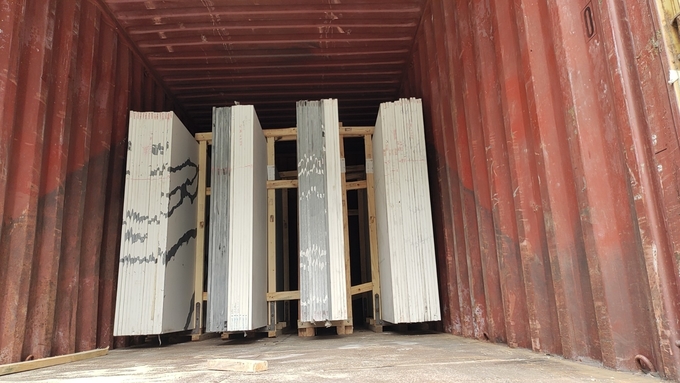 Scratch And Stain Resistant Porcelain Wall Slabs In White