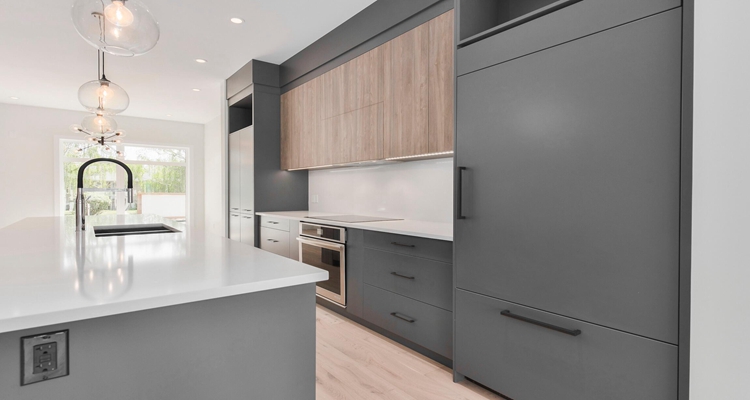 Modern White Solid Wood Glass Panel Cabinets Space-Saving Solution for Small Kitchens