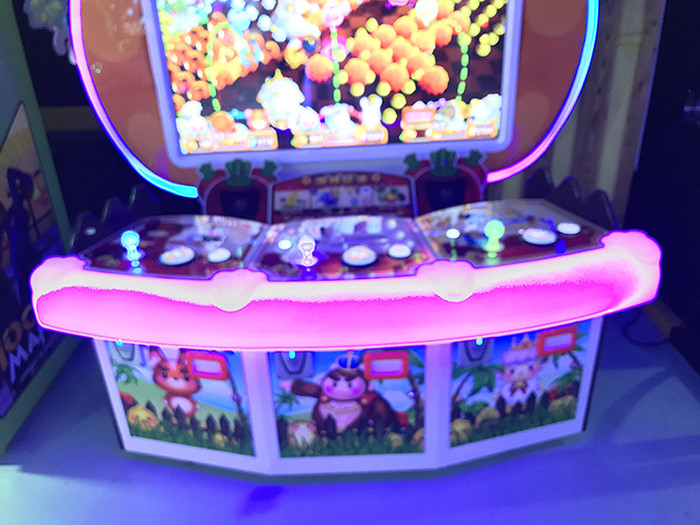 3 Players Kid Lottery Prize Vending Machine For Tourist Attractions / KTV