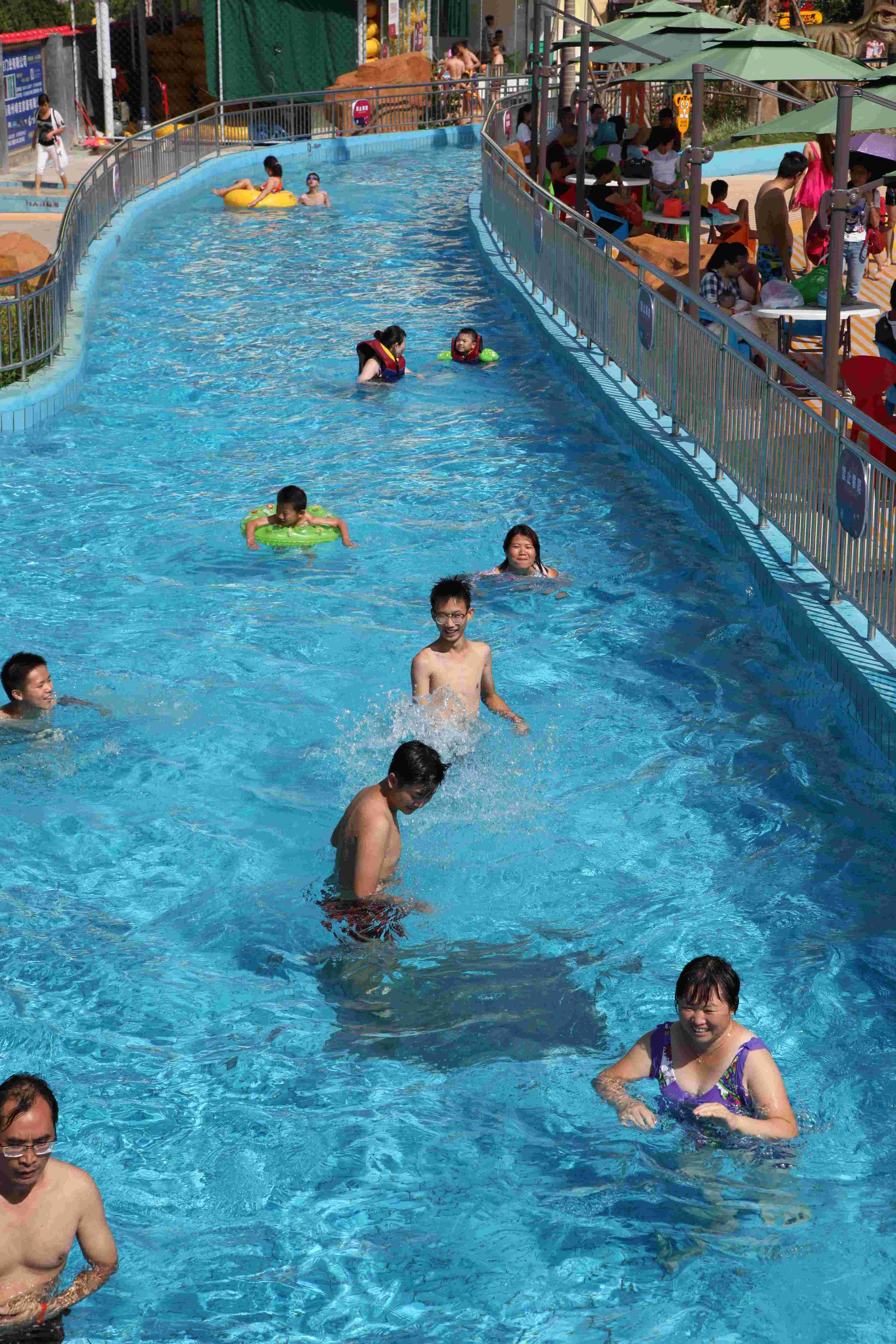 Giant Lazy Swimming Pool Commercial Water Park Equipment For Family