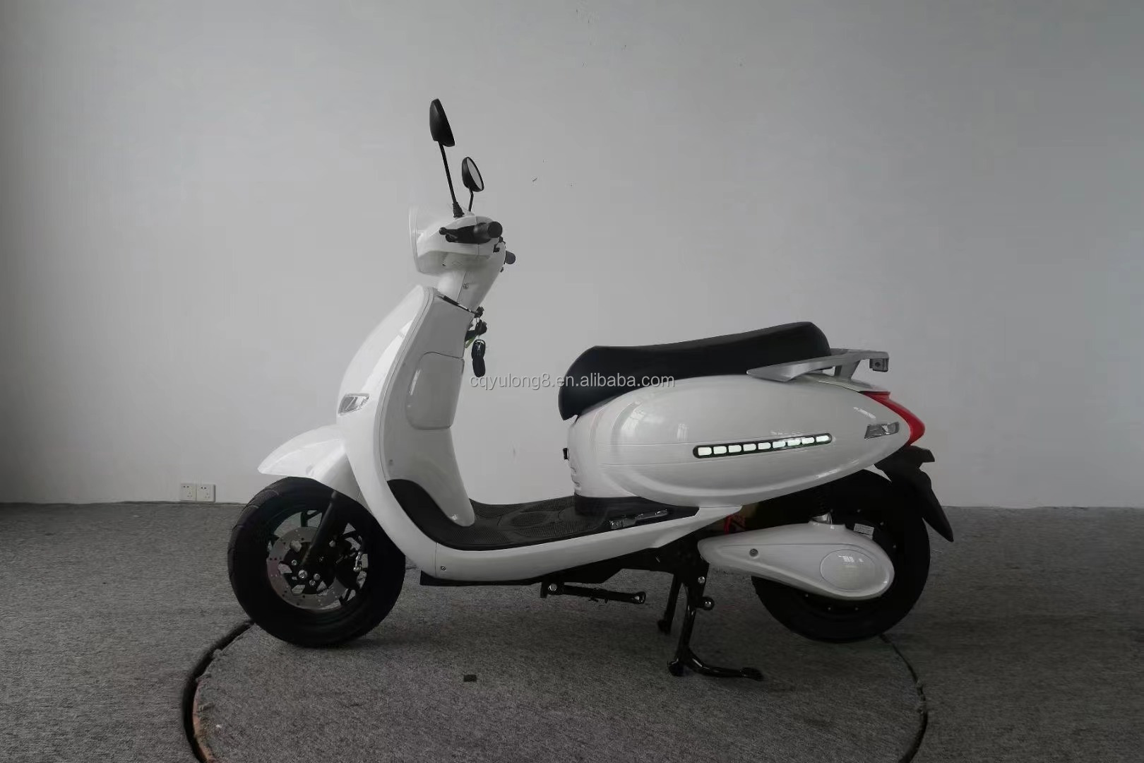 500W/1000W/1500W/2000W Brushless Motor Electric Scooter for Adults Max. Speed 40 60km/h