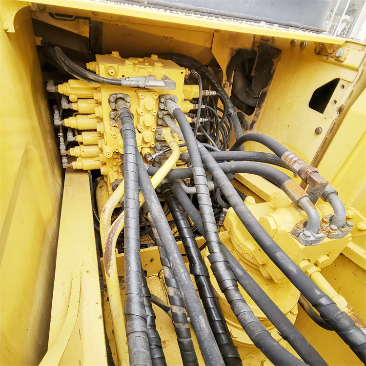 2019 Komatsu PC200 Crawler Excavator with EPA Certificate and 0.8 m3 Bucket Capacity