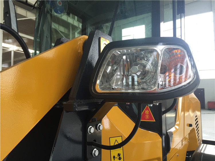 Kawasaki Hydraulic Pump Front Loader with Max. Dump Distance of 950mm and Performance
