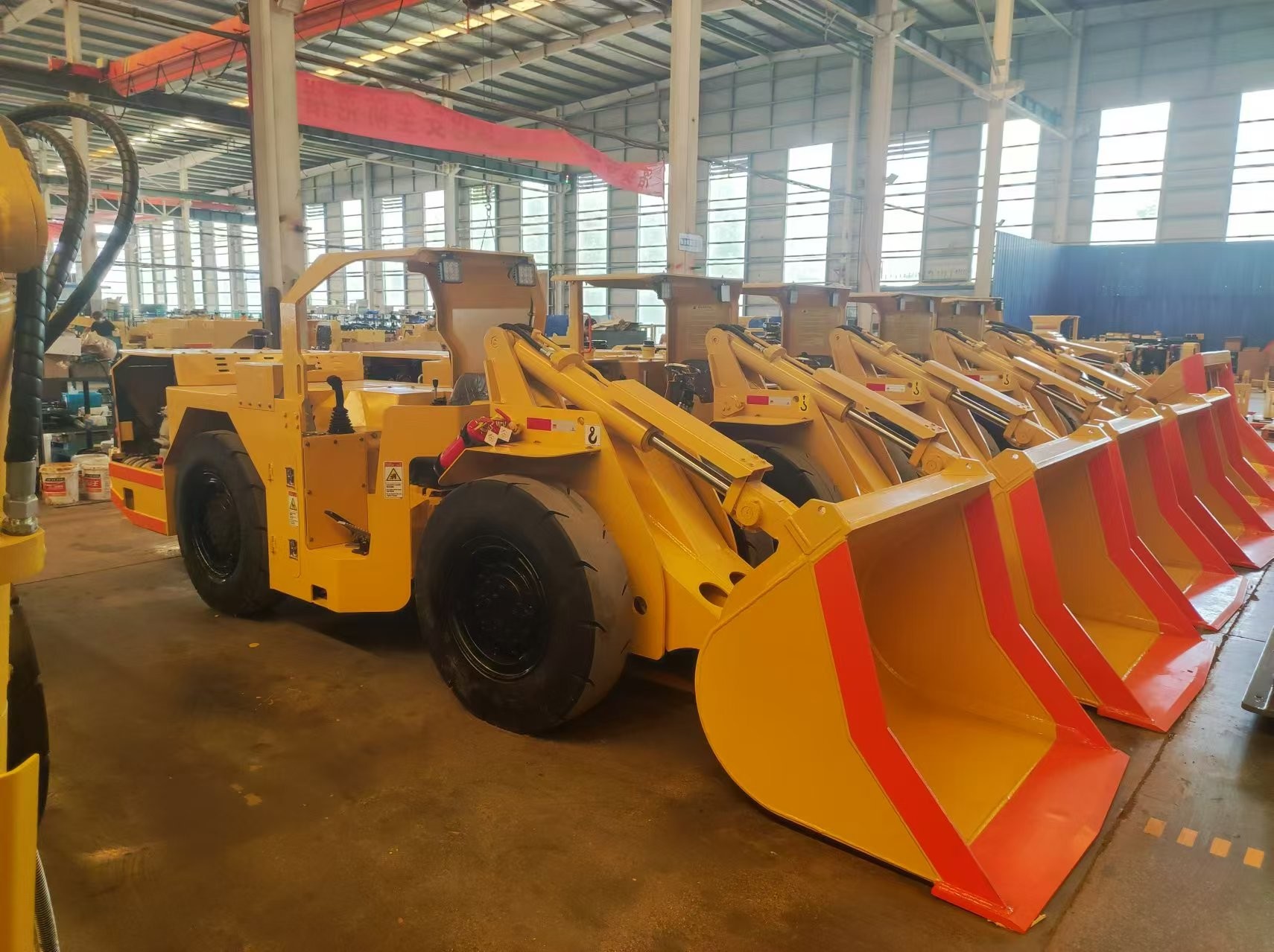 YANMAR / DEUTZ/ WECHAI Diesel Engine DERUI 1 Cube Underground Mining Loader