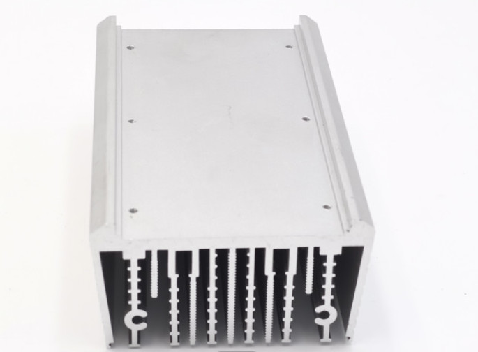 Silver AL6061 industrial Aluminium Extrusion Heat Sink Profiles PVDF Coating