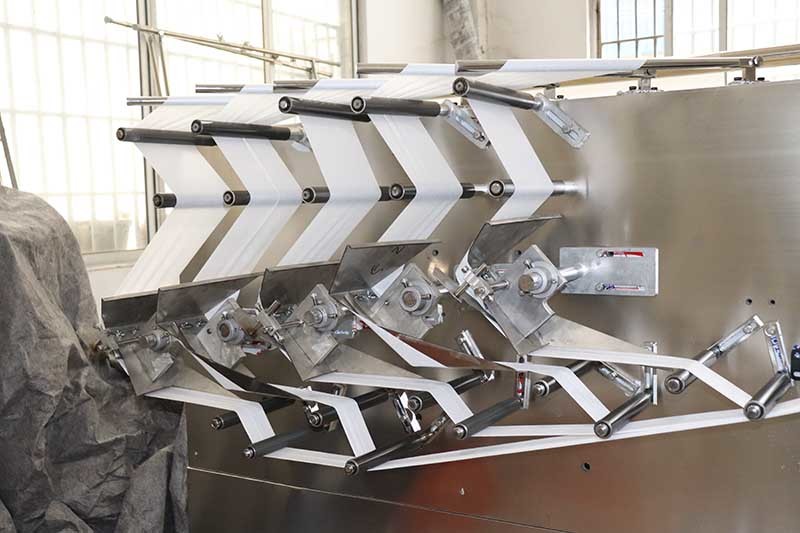 30 - 120PC Wet Wipes Production Machine With 5 Slitting Lanes Baby Wipes Packing Machine