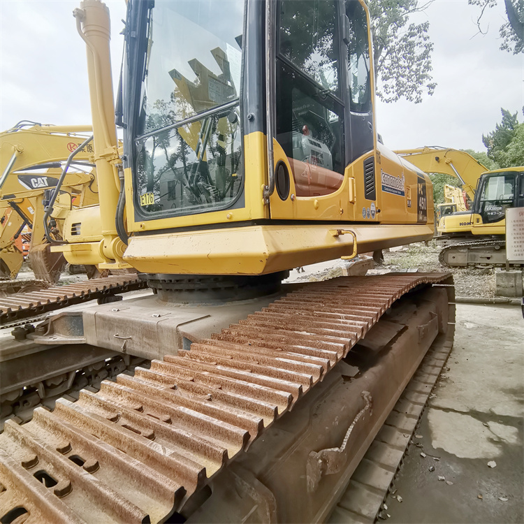 Good Condition PC450LC-8 Excavator from Japan with Shipping Size of 12040x3580x3660mm