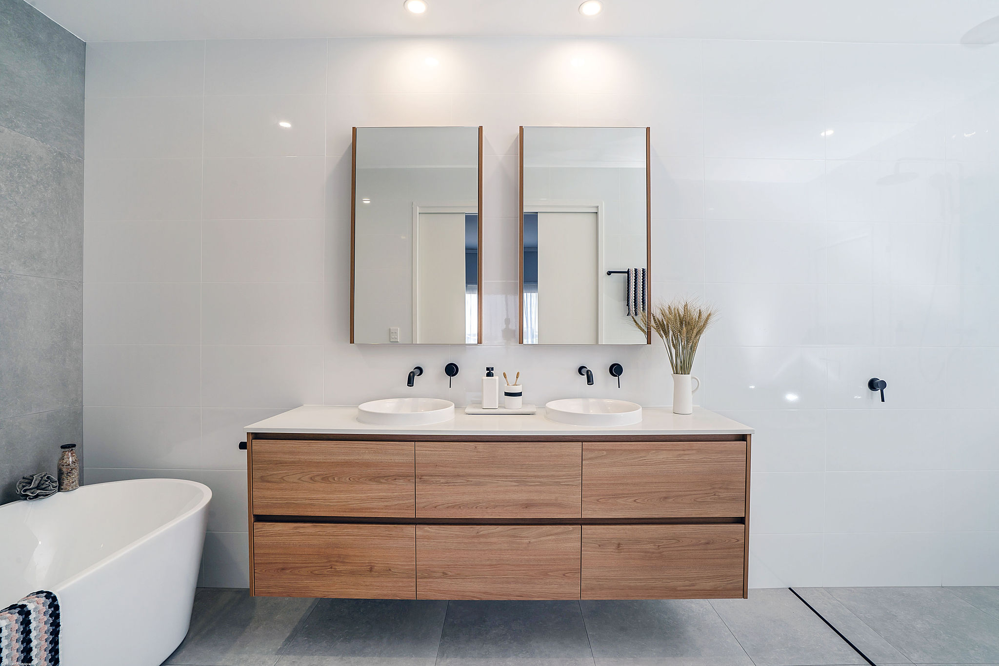 Customized Designs Wall Hung Bathroom Cabinets with Vanity Counter Wash Basin by YALIG