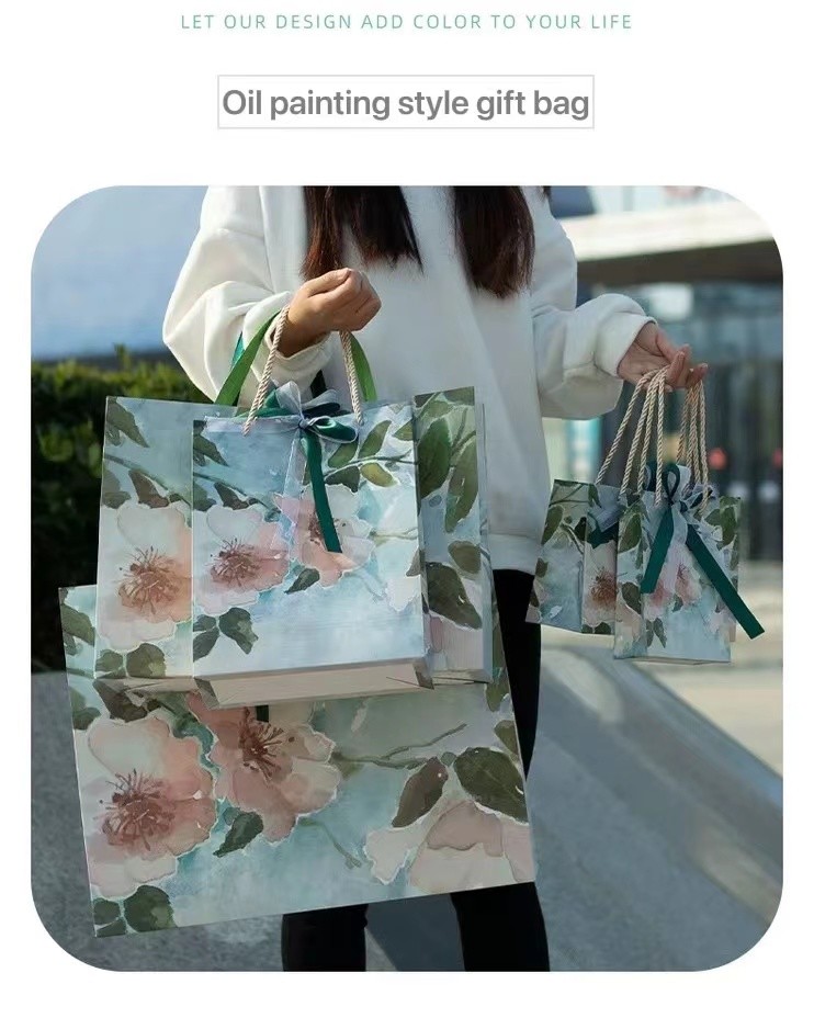 Logo Printed Cosmetic 230gsm Present Paper Bags Twisted Rope Handle Paper Bags