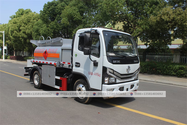 2000 Liters Light Fuel Bowser Truck Mini Fuel Tanker Trucks With Fuel Dispenser