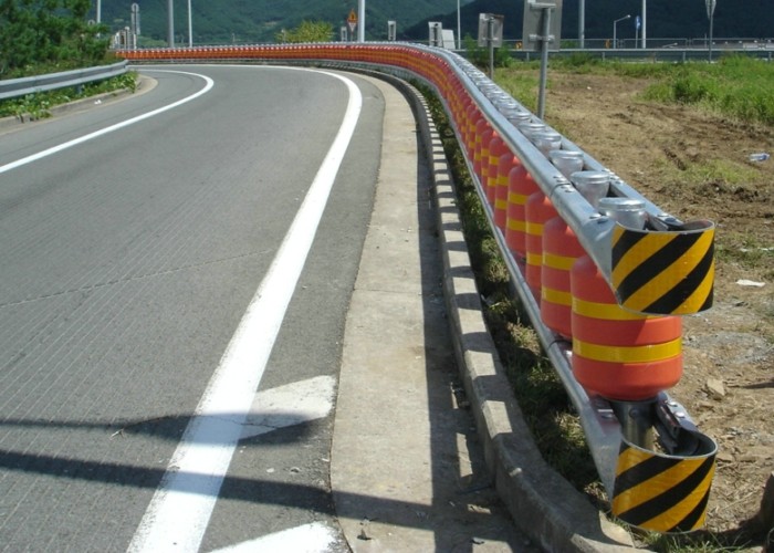Red Color Protective Safety Roller Barrier For Tunnel Entrance Tunnel Portal
