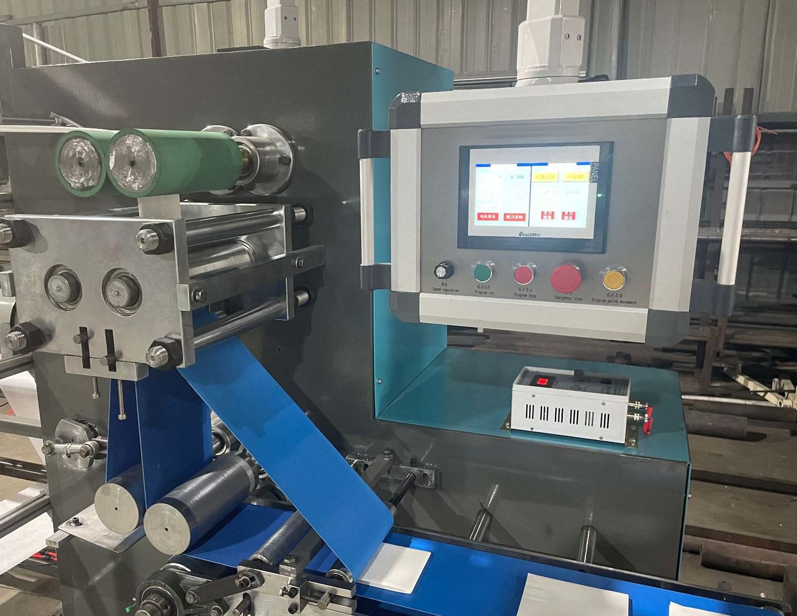 Soaking Type Wetting System Wet Towel Packing Machine with 380V Rated Voltage