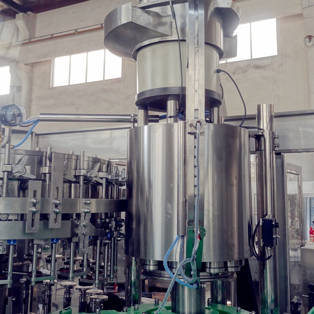 2016 new design automat beer/carbonated beverage filling machine for small factory