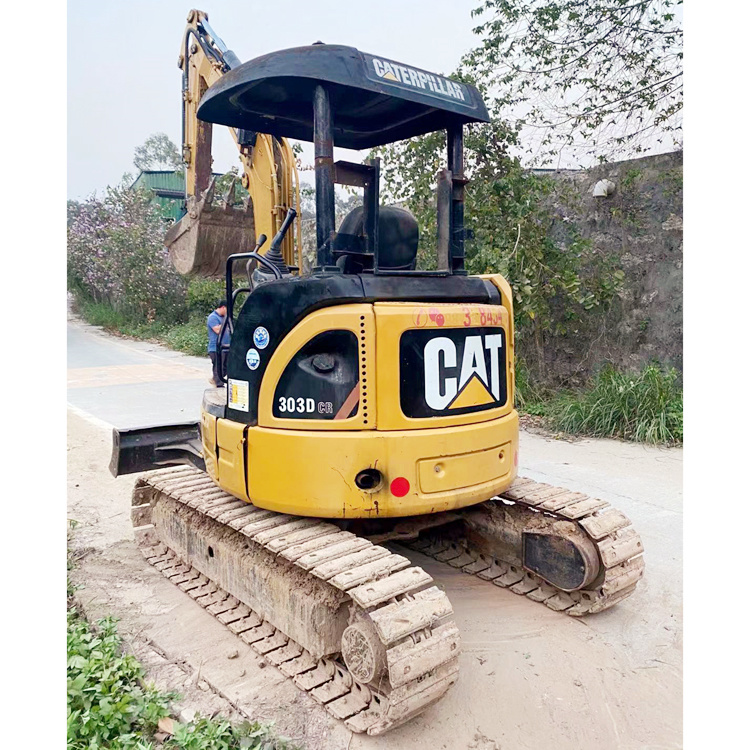 3 Ton Mini Excavator with Blade Made in Japan Rubber Track Earth-Moving Machinery