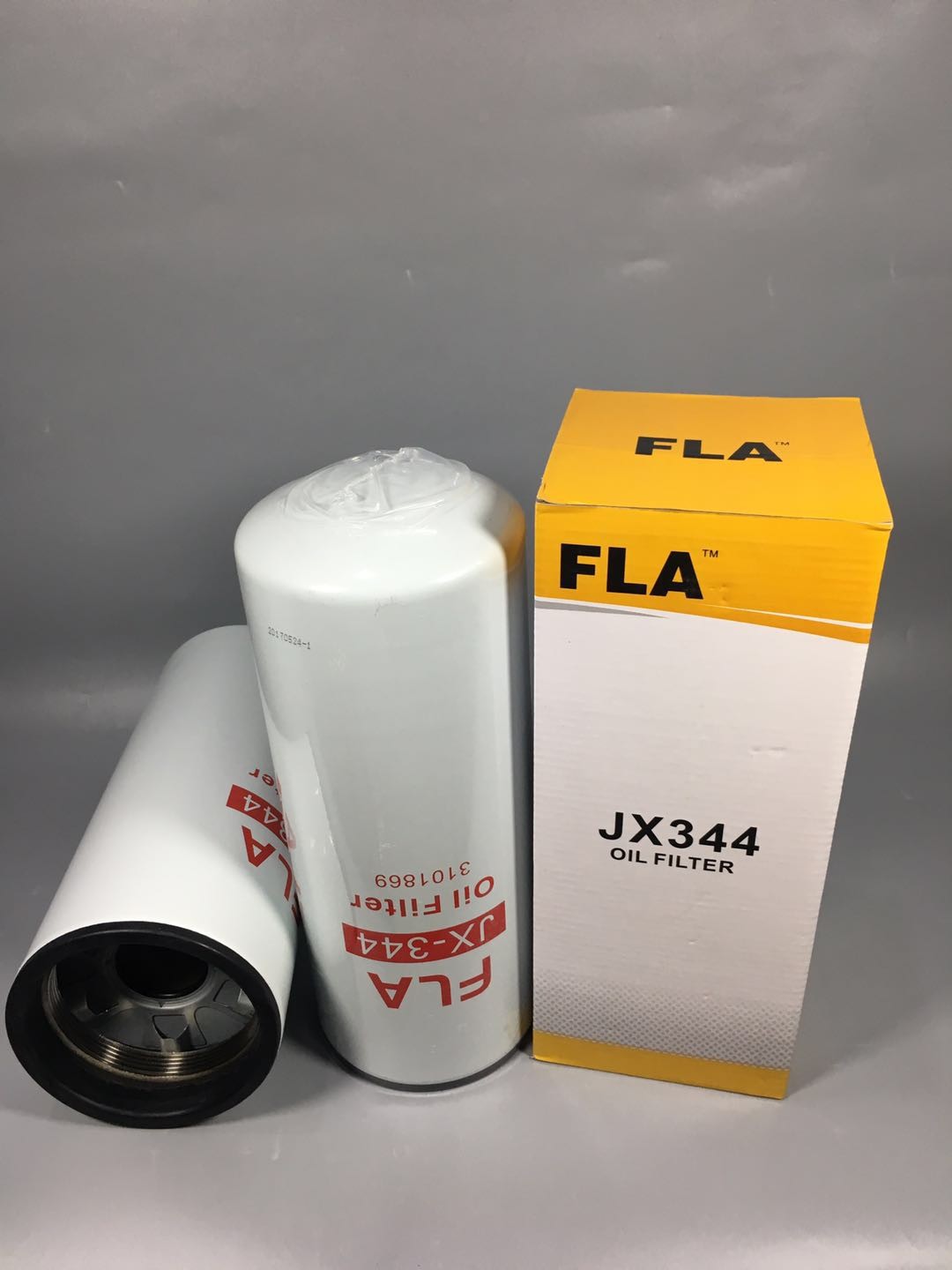 Auto Parts Excavator Oil Filter , External Oil Filter Corrosion Resistance Surface Coating Treatment