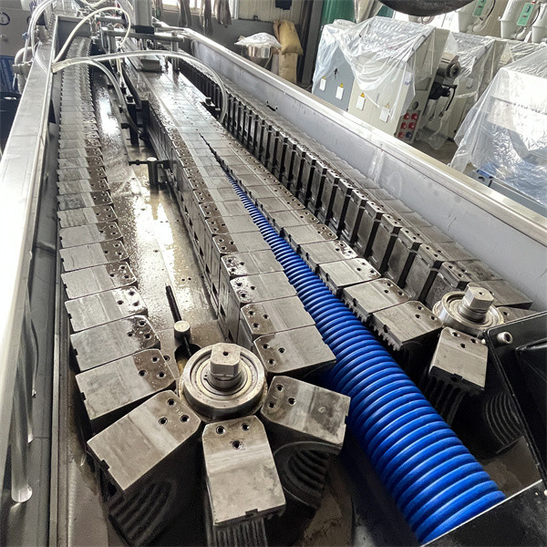 Low density Double Wall Corrugated Pipe Machinery 50-160mm HDPE Pipe Extrusion Machine