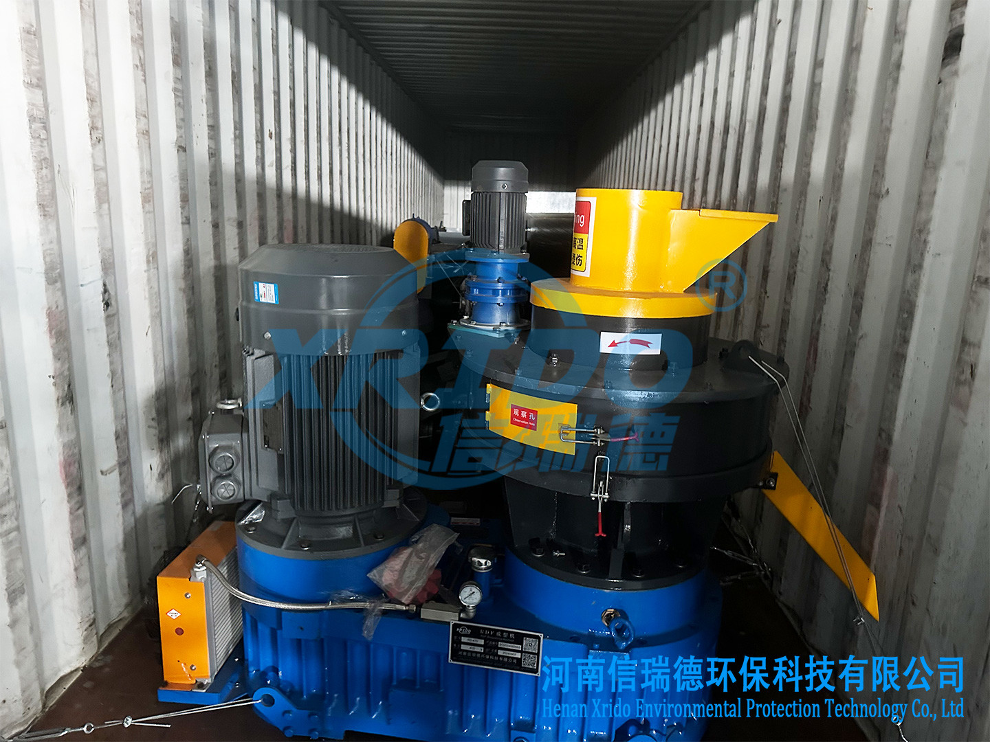 Wooden Sawdust Briquette Making Machine Fabric Cardboard Clothes Plastic Rdf Cube Sawdust Pallet Briquetting Machine