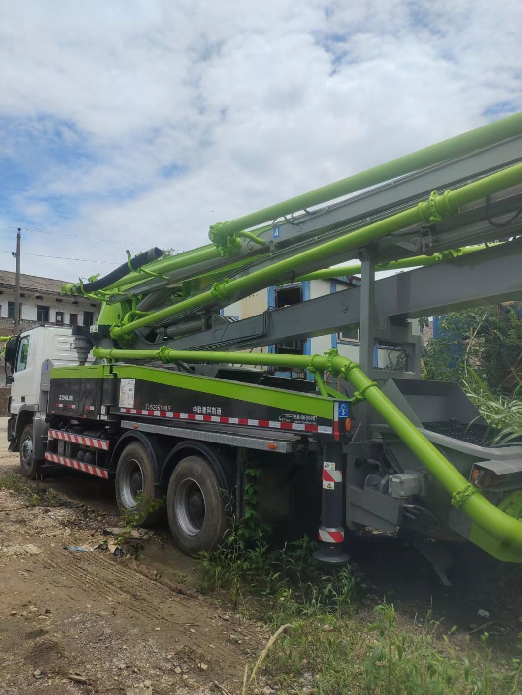 The Company Directly Sells The Used Zoomlion Concrete Pump Truck 38 Meters