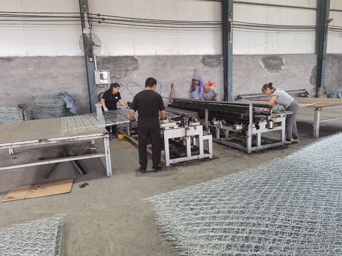 4mm Stone Cage Wire Mesh Double Twisted Plastic Wrapping Slope Retaining Wall